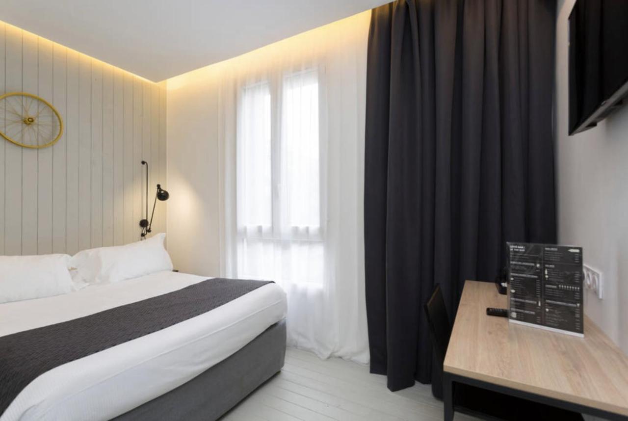 Atypik Hotel Clichy Exterior foto